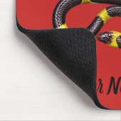 Schwarze und gelbe Schlange Mousepad (Ecke)
