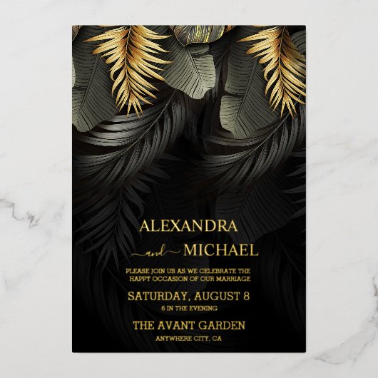 Schwarze und goldene tropische Hochzeit in Urlaubs Folieneinladung (Vorderseite)
