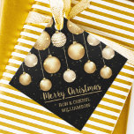Schwarze und goldene Weihnachtsschmuck Geschenkanhänger<br><div class="desc">Frohe Weihnachten und Ihre Namen in schicken goldenen Schriften auf schwarzen Diamant-förmigen Geschenketiketten oder Gunst-Tags mit Gold und weißen Weihnachtsschmuck sind ideal,  um Feiertage hausgemachten Waren,  Kekse,  Süßigkeiten,  Leckereien,  Gastgeschenke und kommen in vielen Formen. PASSENDE Artikel in unserem Geschäft.</div>