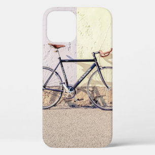SCHWARZE UND GRAUE STADTFAHRRADFAHREN AUF DER WEIS Case-Mate iPhone HÜLLE