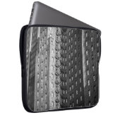 SCHWARZE UND GRAUKONKRETE GEBÄUDE LAPTOPSCHUTZHÜLLE (Vorne Rechts)