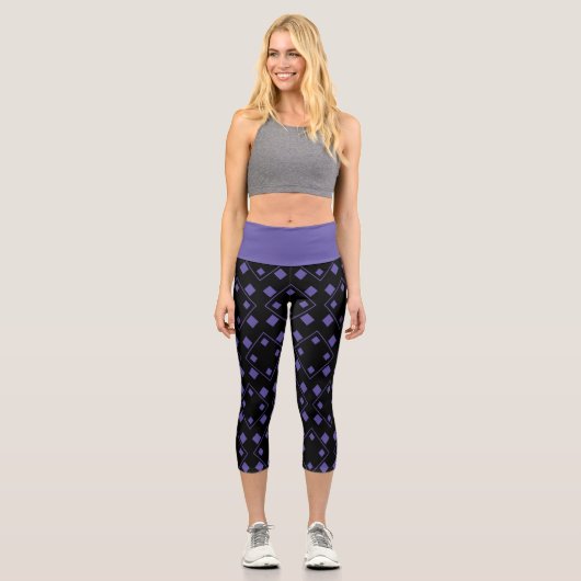 Schwarze und Lila Random Harlequin-Formen Capri Leggings (Vorderseite)