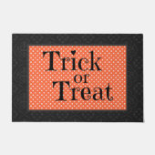 Schwarze und orangefarbene Punkte Spaß Trick oder  Fußmatte (Vorderseite)