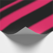 Schwarze und rosa Streifen Geschenkpapier (Ecke)
