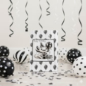 Schwarze und weiße Balkone zum Geburtstag Mittlere Geschenktüte