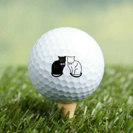 Schwarze und weiße Katze Golfball (Insitu T-Shirt)