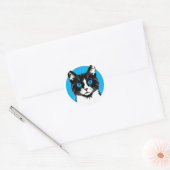 Schwarze und weiße Katze mit blauen Augen Runder Aufkleber (Umschlag)