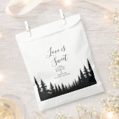 Schwarze und weiße Pinienbäume Winterhochzeit Geschenktütchen (Ausgeschnitten)