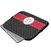 Schwarze und weiße Polka-Punkte, dotiert, Monogram Laptopschutzhülle (Vorne Knopf)