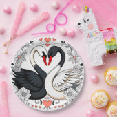 Schwarze und weiße Schwäne, umgeben von Blumendesi Pappteller (Party)