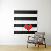 Schwarze und weiße Streifen mit rotem Herzen Wandteppich (Beispiel)