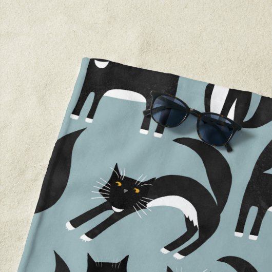 Schwarze und weiße Tuxedo Katzen Strandtuch (Beispiel)
