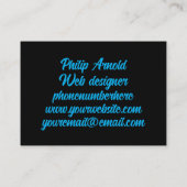 Schwarze Visitenkarte mit blauem Text (Rückseite)