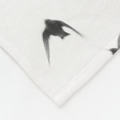 SCHWARZE VÖGEL, DIE AUF DEM HIMMEL FLIEGEN FLEECEDECKE (Ecke)