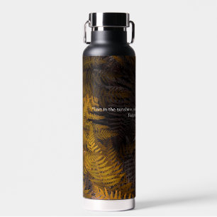 Schwarze Wasserflasche mit naturinspiriertem Zitat Trinkflasche