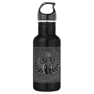Schwarze Wasserflasche mit Skarabäus-Motiv