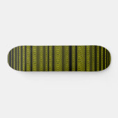 Schwarze Wavy Lines - auf gelb Skateboard (Horizontal)