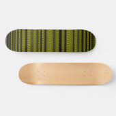 Schwarze Wavy Lines - auf gelb Skateboard (Horizontal)