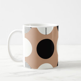 Schwarze, weiße Kreise, brauner Hintergrund. Kaffeetasse