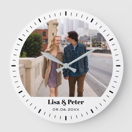 Schwarze & Weiße Minimale Valentinstag-Hochzeit Große Wanduhr (Vorderseite)