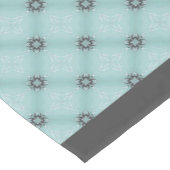 Schwarze, weiße und Aquamarine Diamantfacetten Kurzer Tischläufer (Ecke)