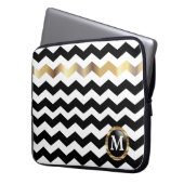 Schwarze, weiße und goldene Streifen, Zickzack Laptopschutzhülle (Vorderseite Links)