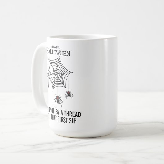 Schwarze Widow Spinnen mit WebHalloween Kaffeetasse (Vorderseite Links)