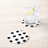 Schwarze Wiederholungspunkte Runder Pappuntersetzer (Vor Ort)