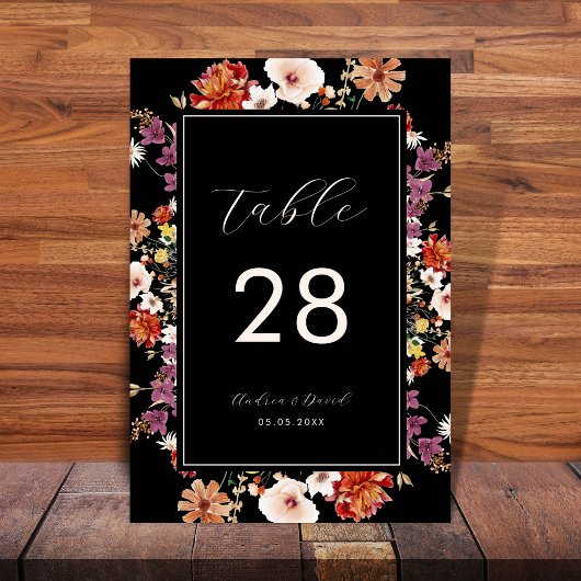 Schwarze Wildblumen Botanische Hochzeit Tischnummer