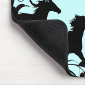 Schwarze Wildpferde Mousepad (Ecke)
