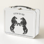Schwarze Wildpferde - Text hinzufügen / Farbe hinz Metall Brotdose (Vorderseite)