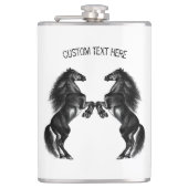 Schwarze Wildpferde - Text hinzufügen / Farben hin Flachmann (Vorderseite)