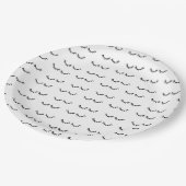 Schwarze Wimpern Pappteller (Schrägansicht)