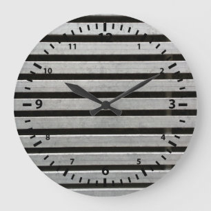 Schwarze Zahlen und falsche Metallstreifen Große Wanduhr