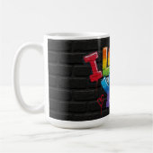 Schwarze Ziegelwand mit Graffiti „Ich liebe dich!“ Kaffeetasse (Links)
