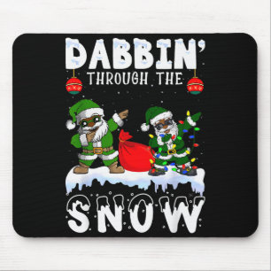 Schwarzer afroamerikanischer Weihnachtsmann Dabbin Mousepad