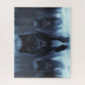 Schwarzer Alpha Wolf im Schnee laufen Puzzle (Vertikal)
