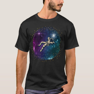 Schwarzer Astronaut in der Galaxie T-Shirt