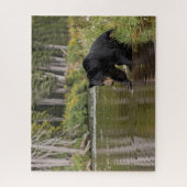 Schwarzer Bär am Fluss Puzzle (Vertikal)