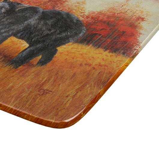 Schwarzer Bär im Herbstwald Schneidebrett (Ecke)