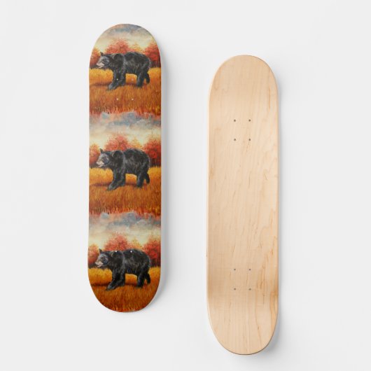 Schwarzer Bär im Herbstwald Skateboard (Vorderseite)