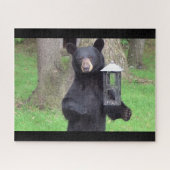 Schwarzer Bär im Hinterhof Puzzle (Horizontal)