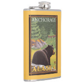 Schwarzer Bär im Wald - Anchorage, Alaska Flachmann (Rechts)