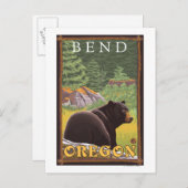 Schwarzer Bär im Wald - Bend, Oregon Postkarte (Vorne/Hinten)