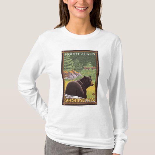 Schwarzer Bär im Wald - Berg Adams, Washington T-Shirt (Vorderseite)