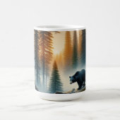 Schwarzer Bär im Wald Kaffeetasse (Mittel)
