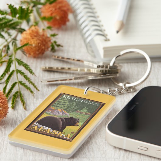 Schwarzer Bär im Wald - Ketchikan, Alaska Schlüsselanhänger (Vorderseite rechts)