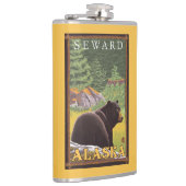 Schwarzer Bär im Wald - Seward, Alaska Flachmann (Rechts)