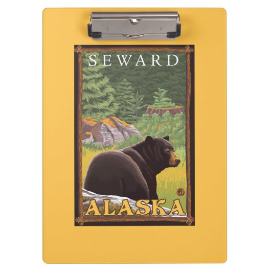 Schwarzer Bär im Wald - Seward, Alaska Klemmbrett (Vorderseite)