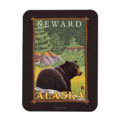 Schwarzer Bär im Wald - Seward, Alaska Magnet (Vertikal)